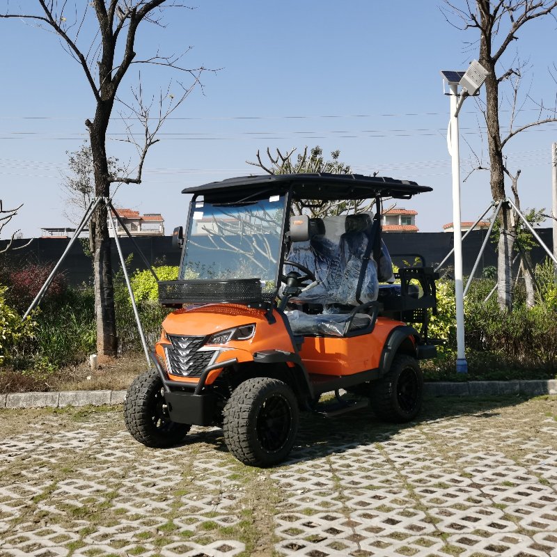 2 + 2 eserlekuko ehiza elektrikoko ibilgailua litio bateria batekin