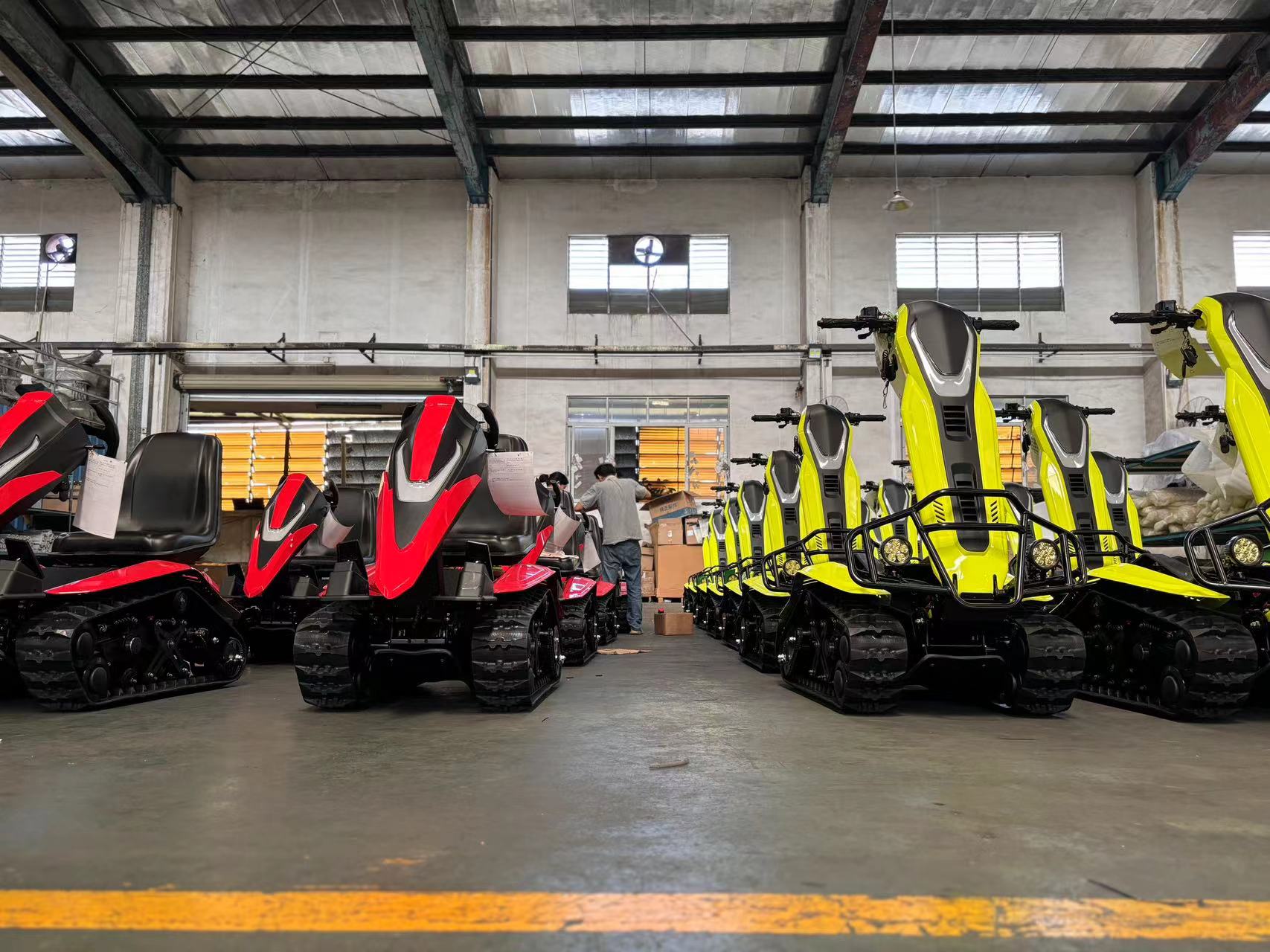 Snowmobiles sorta berria (ETV depositua) ekoizpen linea botatzen da