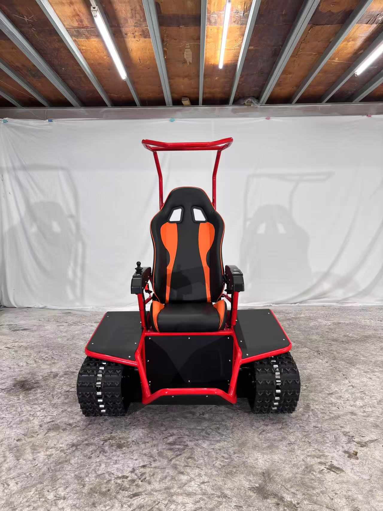 Motor indartsua eta lur orotako gurpil-aulki elektrikoa xasis sendo batekin